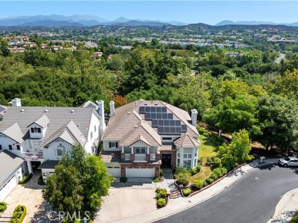 9 Sky Meadow, Laguna Hills CA 92679