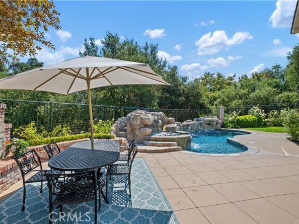 9 Sky Meadow, Laguna Hills CA 92679