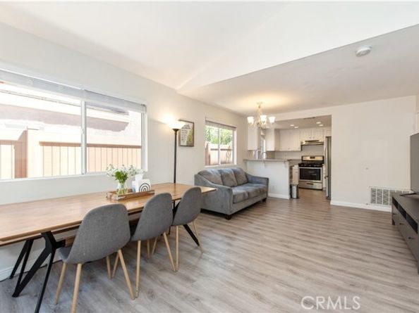 18 Rue Brittany, Lake Forest (el Toro) CA 92610