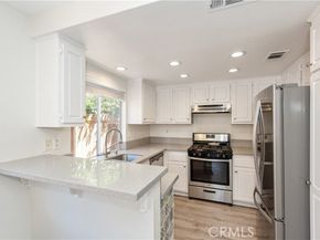 18 Rue Brittany, Lake Forest (el Toro) CA 92610
