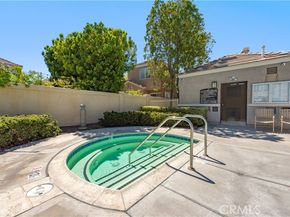 18 Rue Brittany, Lake Forest (el Toro) CA 92610