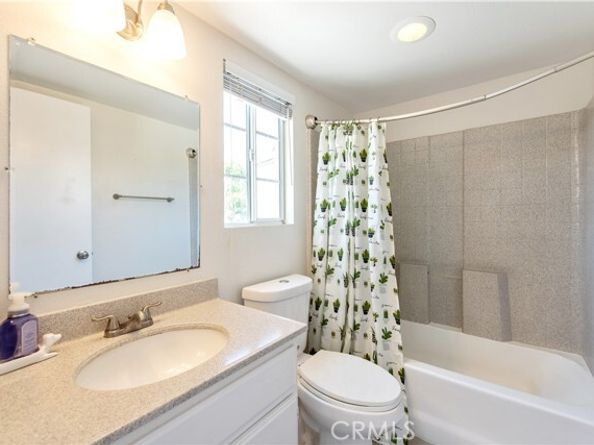 18 Rue Brittany, Lake Forest (el Toro) CA 92610