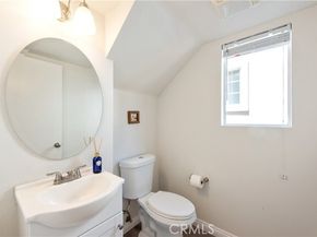 18 Rue Brittany, Lake Forest (el Toro) CA 92610