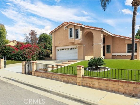 30 Country Wood, Pomona CA 91766