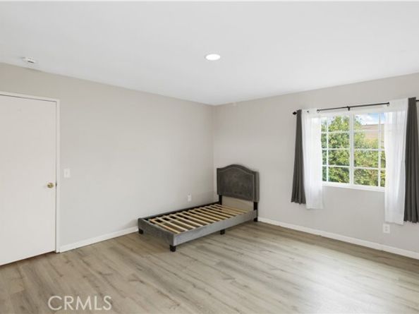 30 Country Wood, Pomona CA 91766