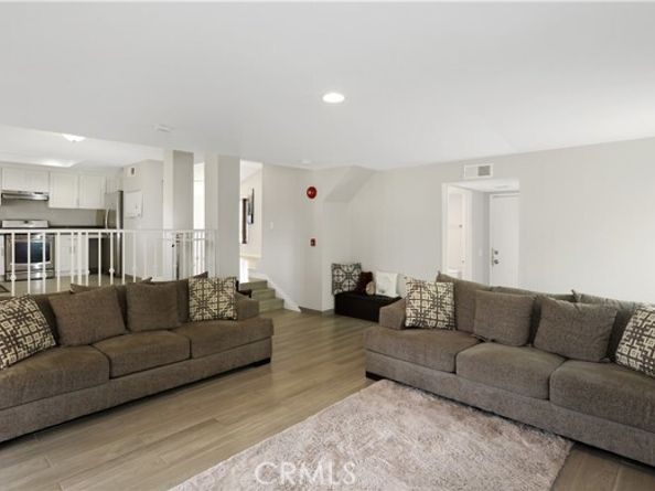 30 Country Wood, Pomona CA 91766