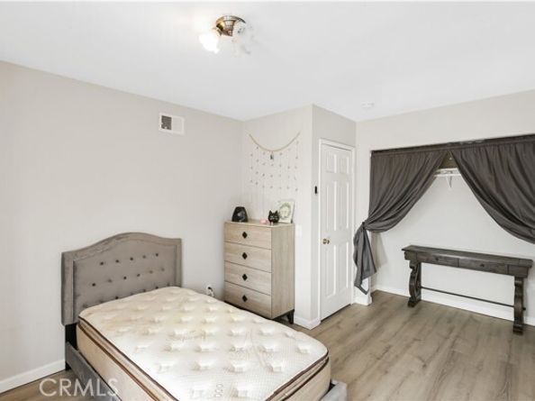 30 Country Wood, Pomona CA 91766