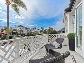 701 Poinsettia Avenue, Corona Del Mar (newport Beach) CA 92625