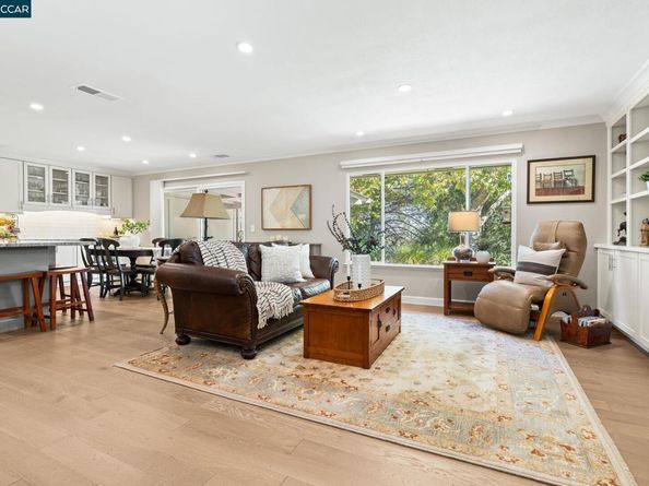 1900 Ptarmigan Dr 2, Walnut Creek CA 94595