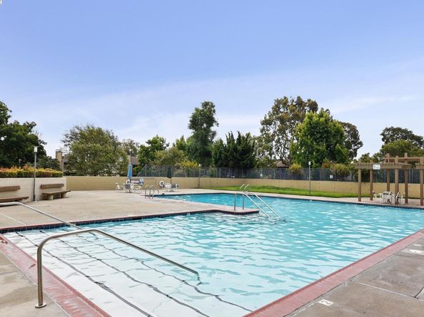 3344 Solomon Ln, Alameda CA 94502