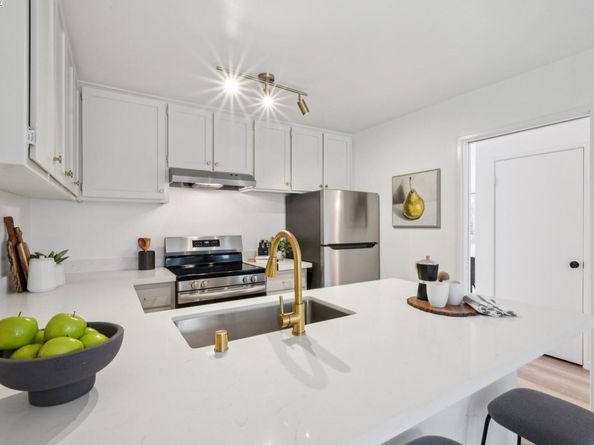 3344 Solomon Ln, Alameda CA 94502