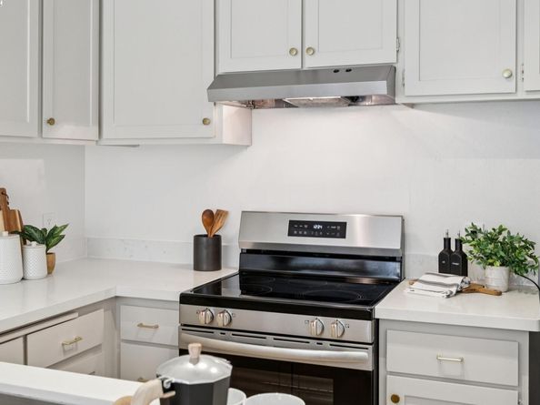 3344 Solomon Ln, Alameda CA 94502