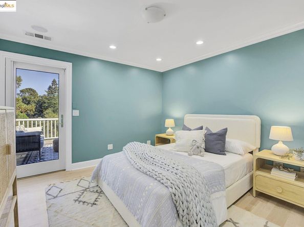 15 Los Dedos Road, Orinda CA 94563