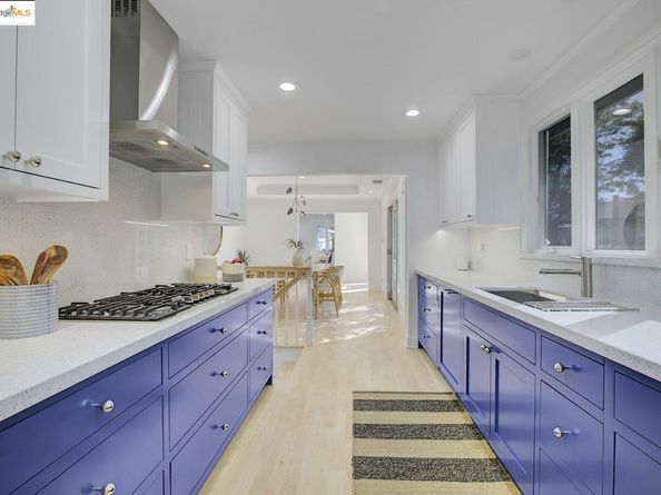 15 Los Dedos Road, Orinda CA 94563