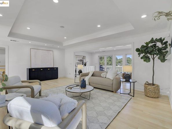 15 Los Dedos Road, Orinda CA 94563