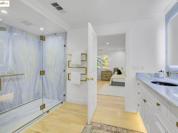 15 Los Dedos Road, Orinda CA 94563