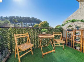 518 Kains Ave 103, Albany CA 94706