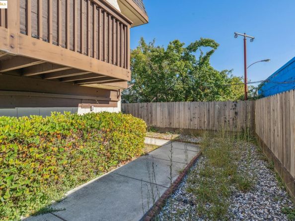 518 Kains Ave 103, Albany CA 94706