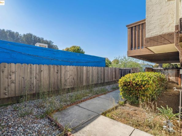 518 Kains Ave 103, Albany CA 94706