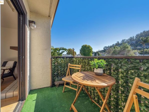 518 Kains Ave 103, Albany CA 94706