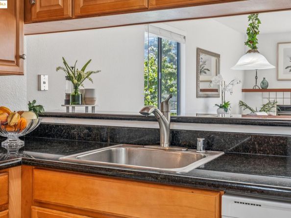 518 Kains Ave 103, Albany CA 94706