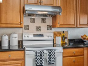 518 Kains Ave 103, Albany CA 94706