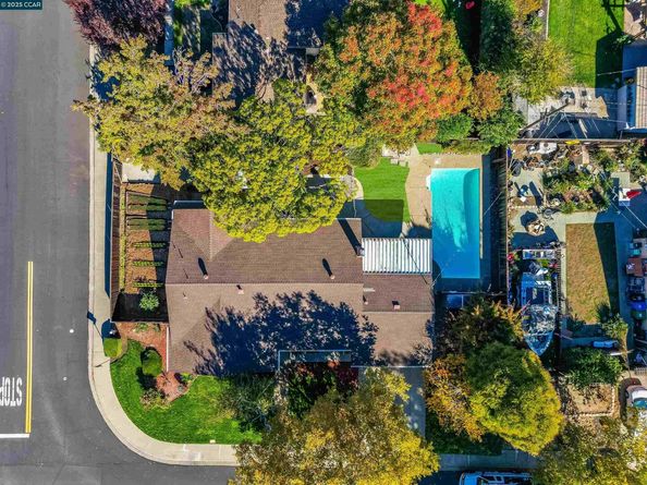 1856 Carriage Dr, Walnut Creek CA 94598