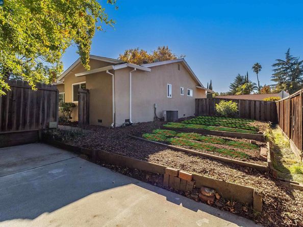 1856 Carriage Dr, Walnut Creek CA 94598