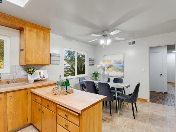 1856 Carriage Dr, Walnut Creek CA 94598