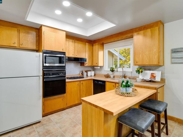 1856 Carriage Dr, Walnut Creek CA 94598