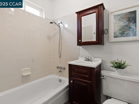 1613 Stanton St, Alameda CA 94501