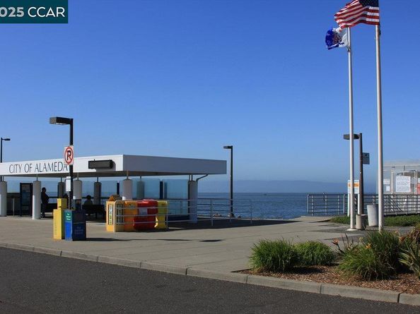 1613 Stanton St, Alameda CA 94501
