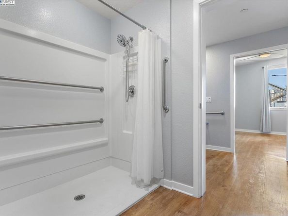 340 29th Ave. 207, Oakland CA 94601
