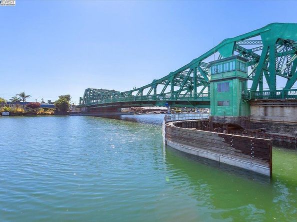 340 29th Ave. 207, Oakland CA 94601