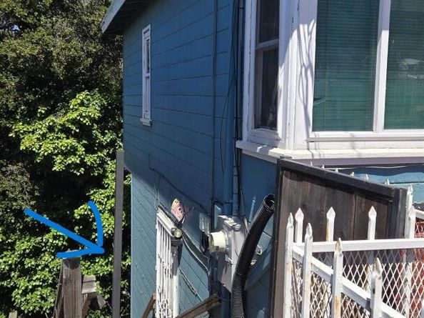 8600 Seneca Street, Oakland CA 94605