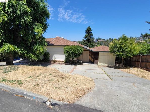 27030 Parkside Dr, Hayward CA 94542