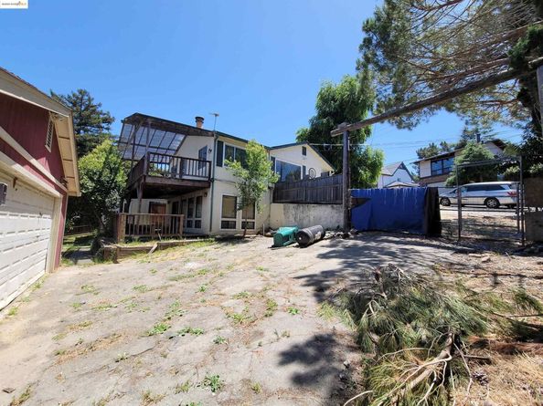 27030 Parkside Dr, Hayward CA 94542