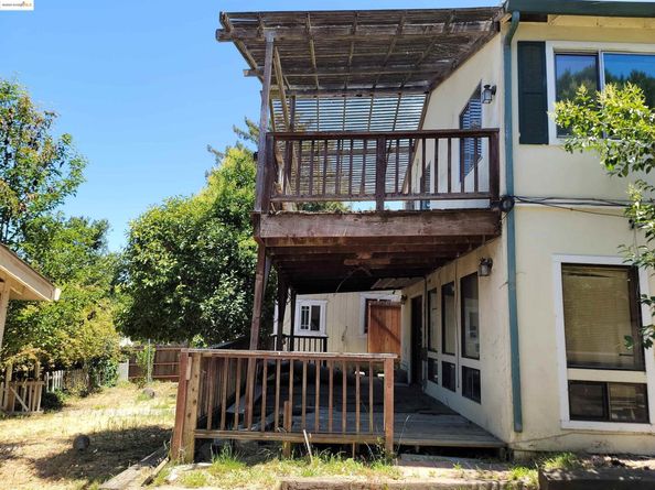 27030 Parkside Dr, Hayward CA 94542