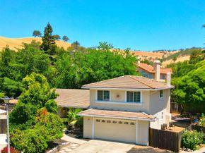 15 El Portal Ct, Clayton CA 94517