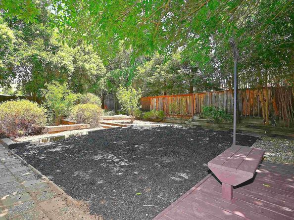 15 El Portal Ct, Clayton CA 94517