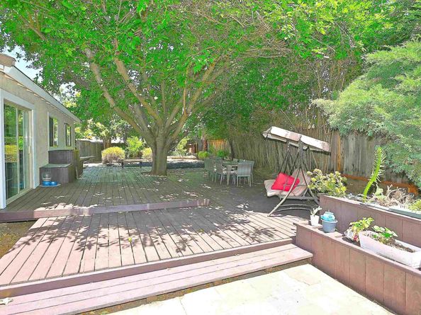 15 El Portal Ct, Clayton CA 94517