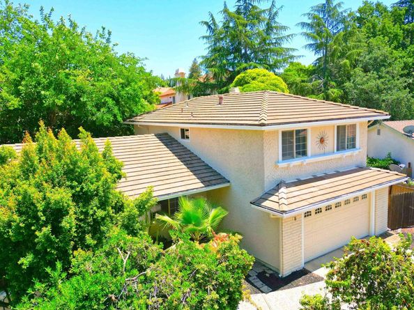 15 El Portal Ct, Clayton CA 94517