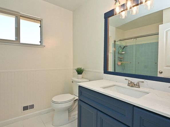 15 El Portal Ct, Clayton CA 94517