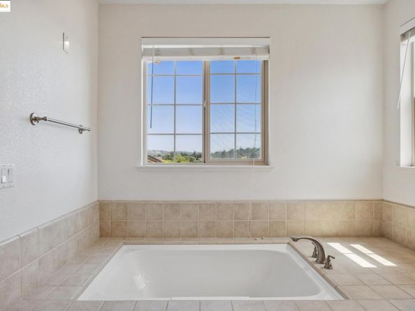 6100 Old Quarry Loop, Oakland CA 94605