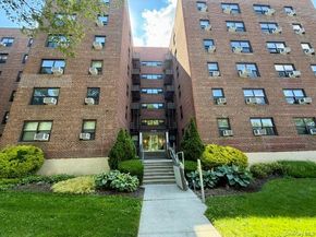 213-02 75th Avenue 4E, Bayside NY 11364