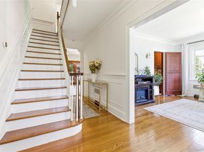 49 Andover Road, Rockville Centre NY 11570