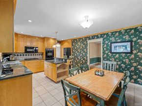 67 Raymond Place, Hewlett NY 11557