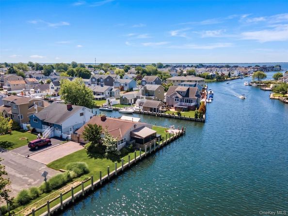 34 Cape Road, Amityville NY 11701
