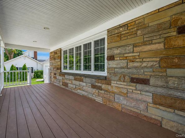 108 Ketewamoke Avenue, Babylon NY 11702