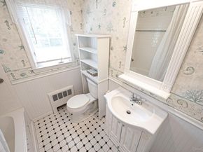 108 Ketewamoke Avenue, Babylon NY 11702